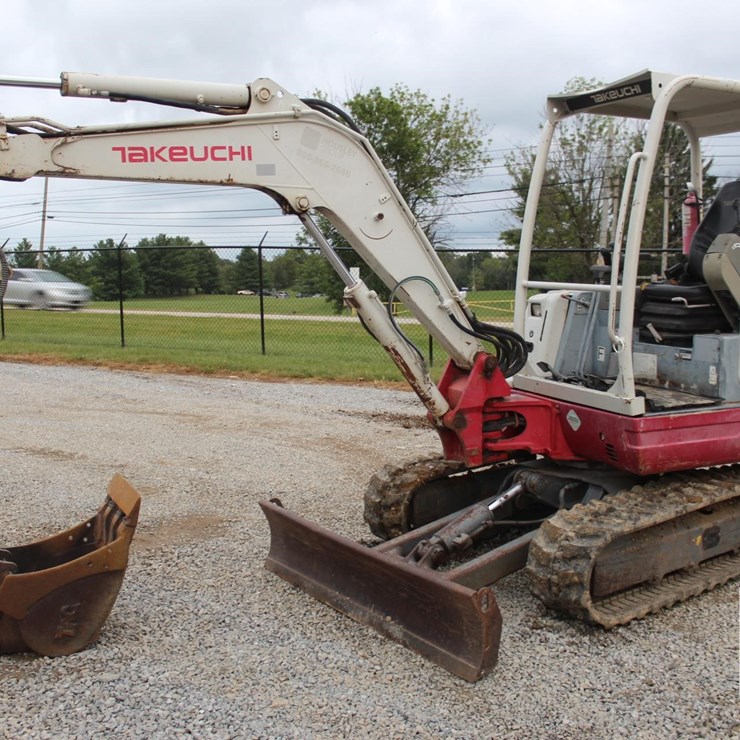 TAKEUCHI TB235