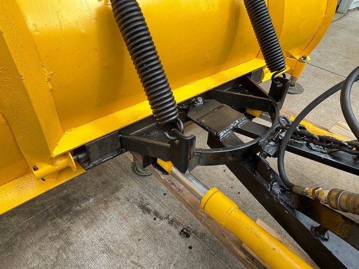 #511-•-meyers-7'-6"-skid-steer-mount-snow-plow-(eau-claire,-wi)-image-9