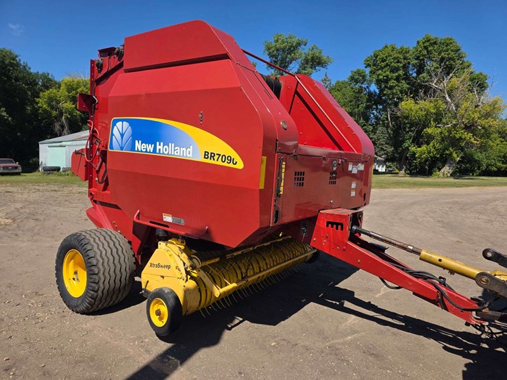 2009-new-holland-br7090-image-45