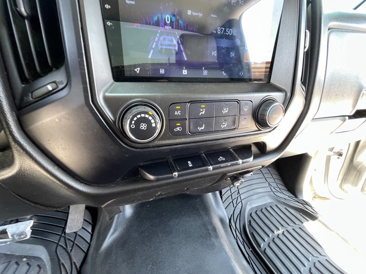 #1864-•-2018-chevy-work-truck-(has-nm-title)-image-67