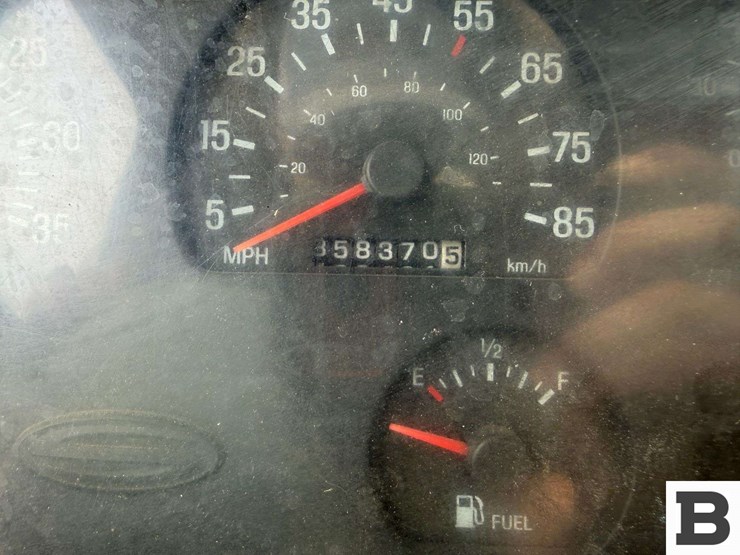 2002-sterling-l9500-image-76