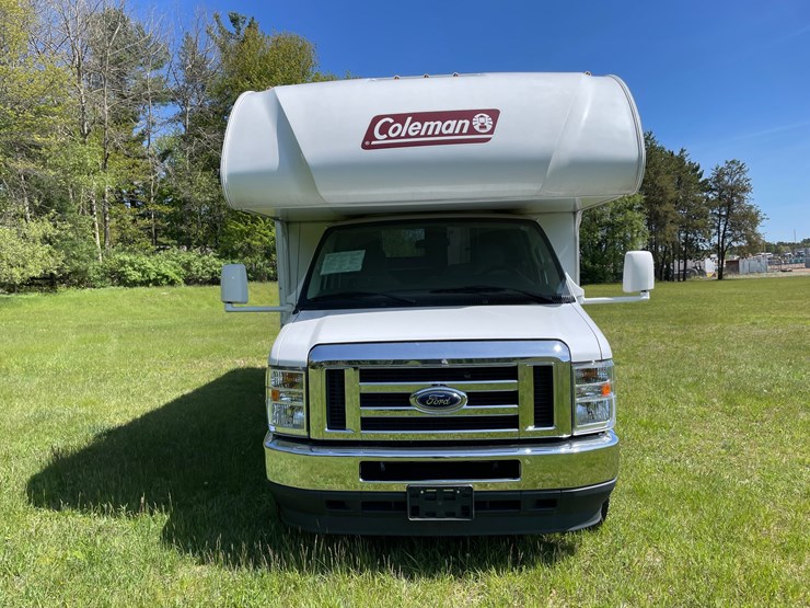 2021-ford-e350-image-8