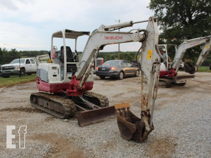 takeuchi-tb235-image-6