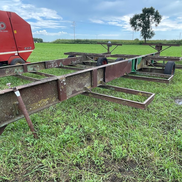 #2974 • Round Bale Wagon