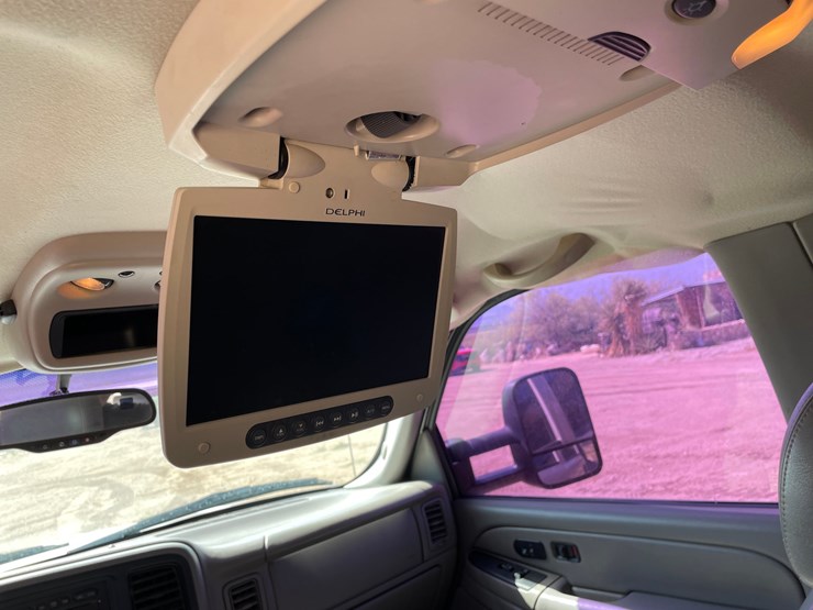 2005-gmc-3500-image-45