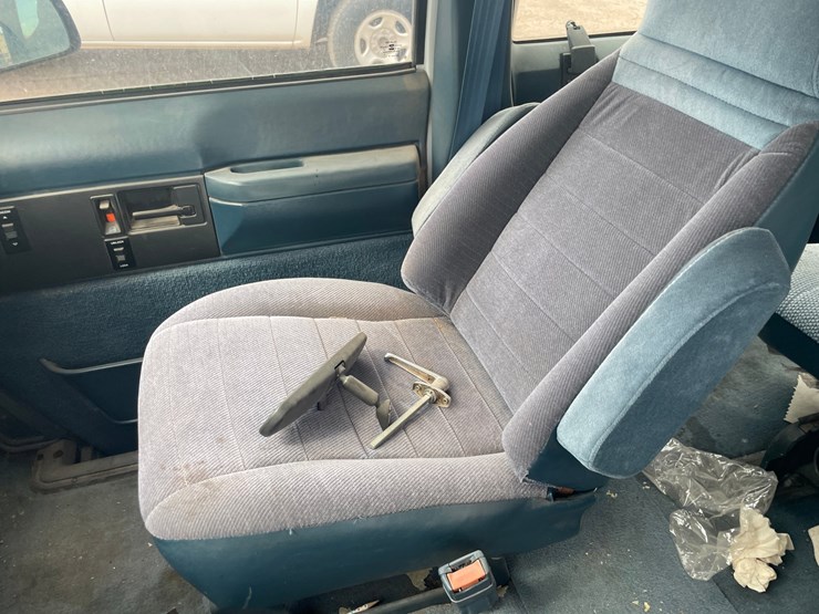 1994-chevrolet-astro-image-25