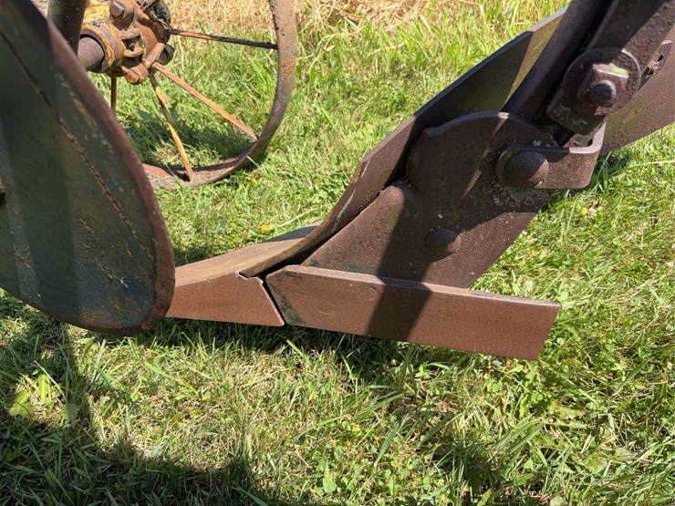 john-deere-16-image-11