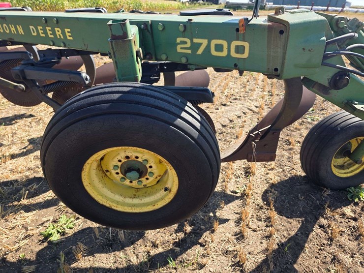 john-deere-2700-image-13