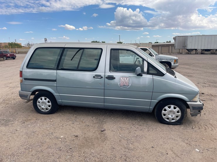 #1882-•-1992-ford-aerostar-xl-passenger-van-(has-nm-title)-(offsite-at-nmsu)-image-2