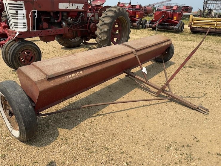 mccormick-lime-spreader-image-1