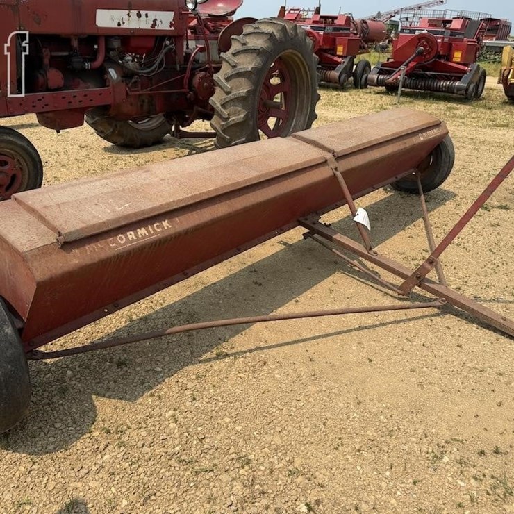 MCCORMICK LIME SPREADER