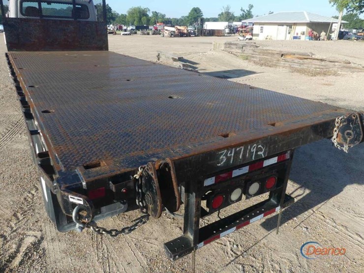 2015-freightliner-m2-106-image-4