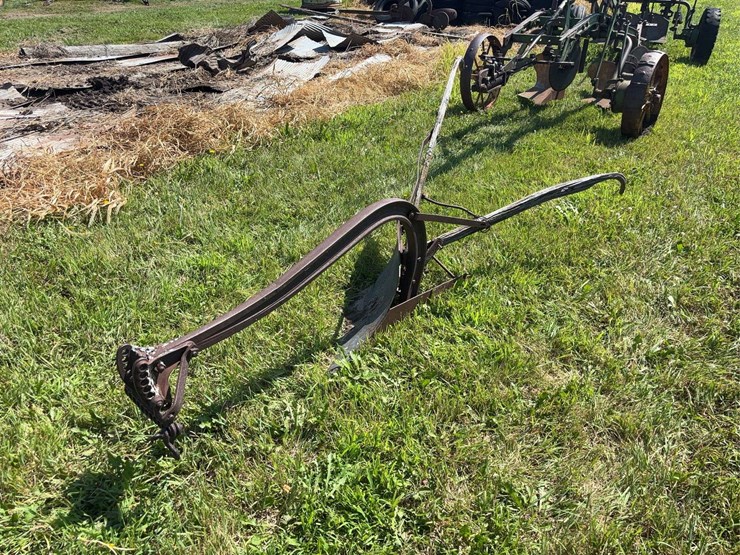 14”-walking-plow-image-1