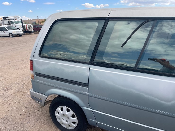 #1882-•-1992-ford-aerostar-xl-passenger-van-(has-nm-title)-(offsite-at-nmsu)-image-18