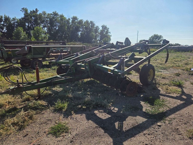 john-deere-714-image-3