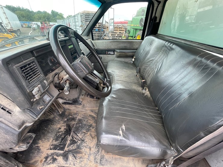 #2375-•-2000-gmc-c6500-utility-truck-(has-wi-title)-image-10