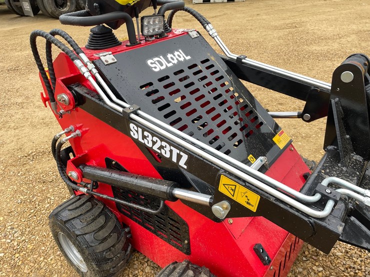 #1264-•-sdlool-skid-steer-loader-image-12