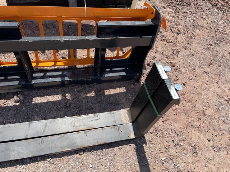#2421-•-unused-2026-landhonor-pallet-fork-attachment-image-3