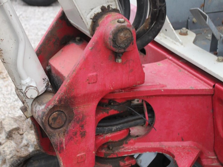 takeuchi-tb230-image-17