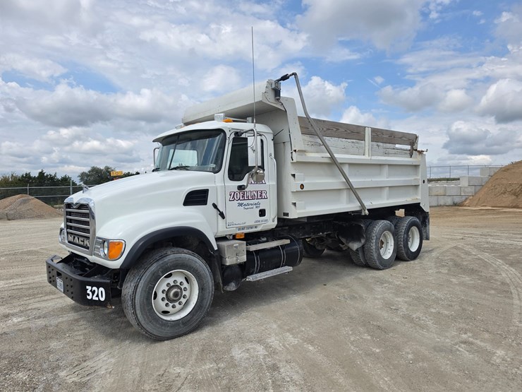 #25405-•-2003-mack-cv713-granite-truck-image-3