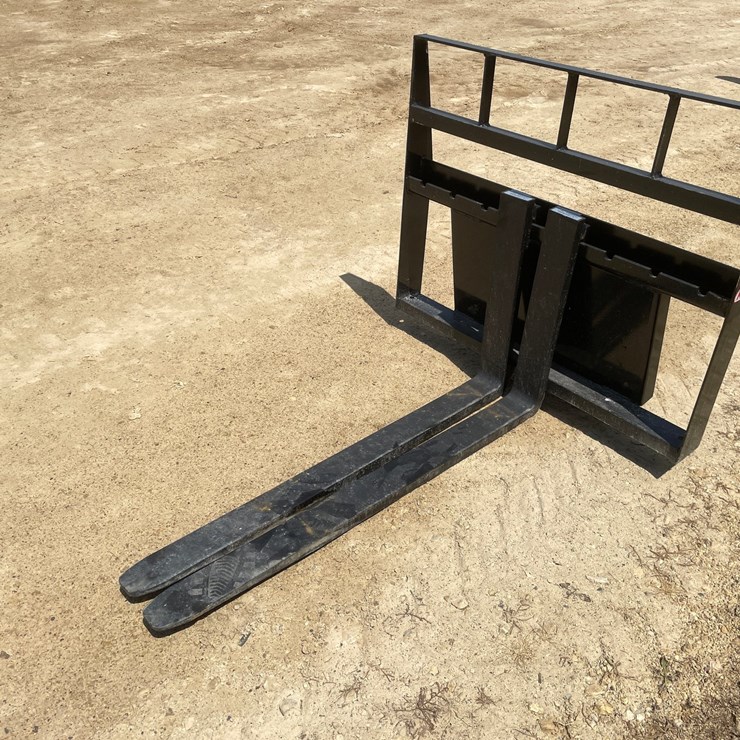 #2233 • New Kivel Mini Pallet Fork Frame with Forks