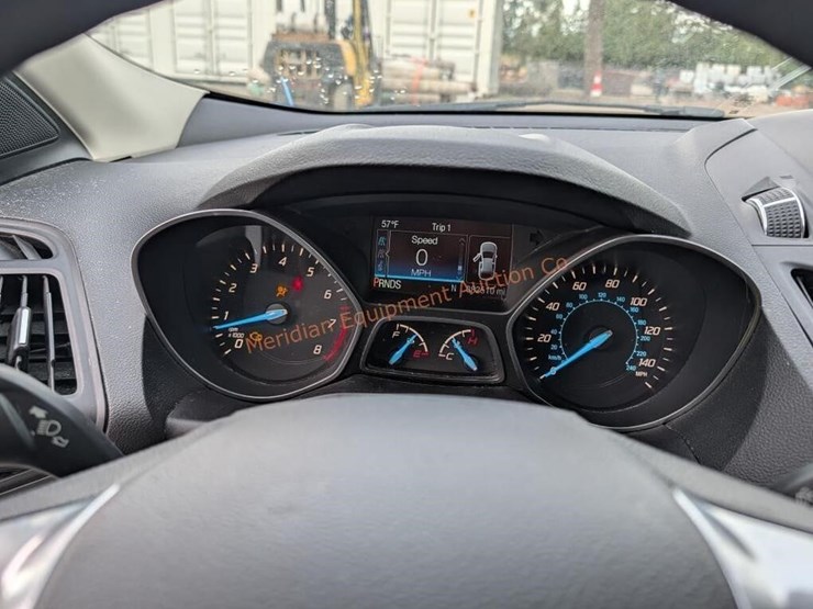 2015-ford-escape-se-image-15