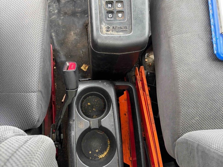2015-hino-338-image-31