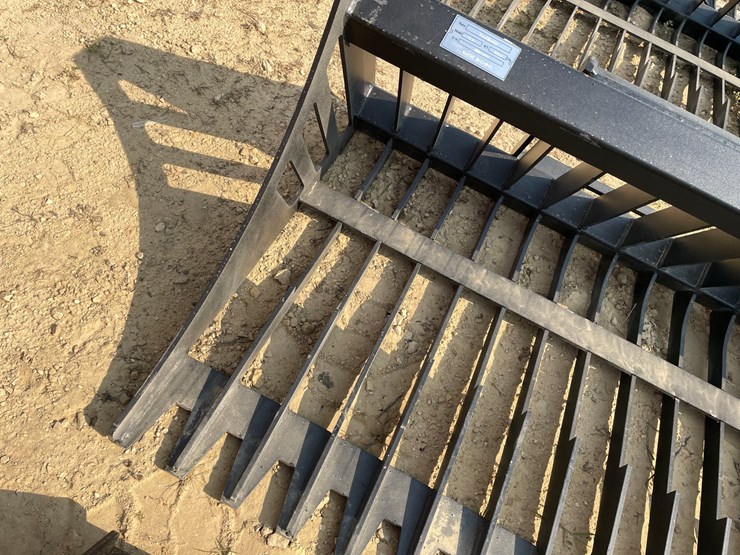 #2527-•-greatbear-skid-steer-rock-bucket-attachment-image-9