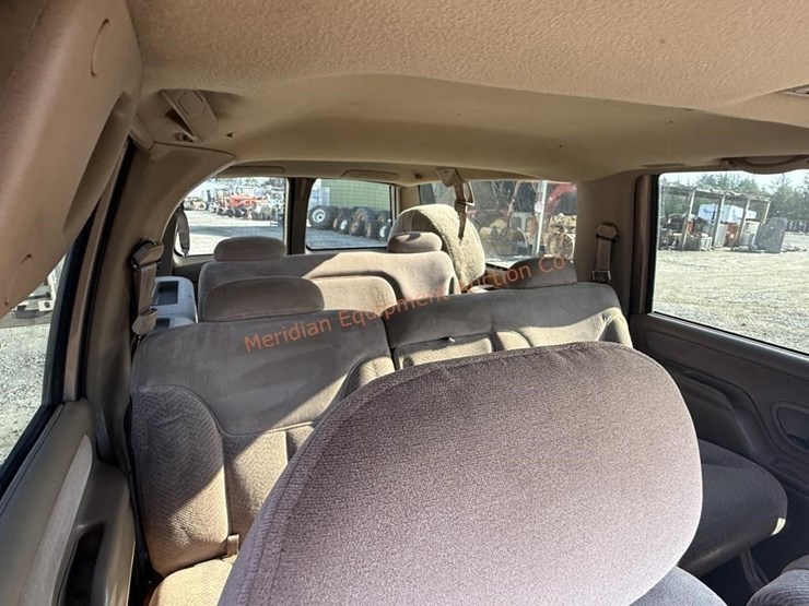 1995-chevrolet-suburban-1500-ls-image-36