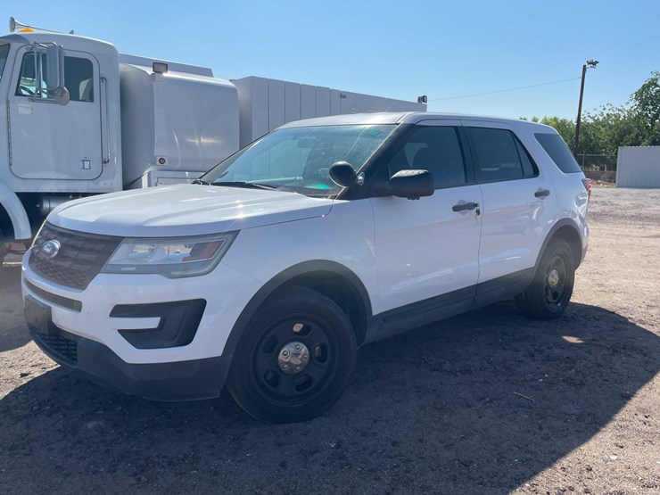 2017-ford-explorer-image-84