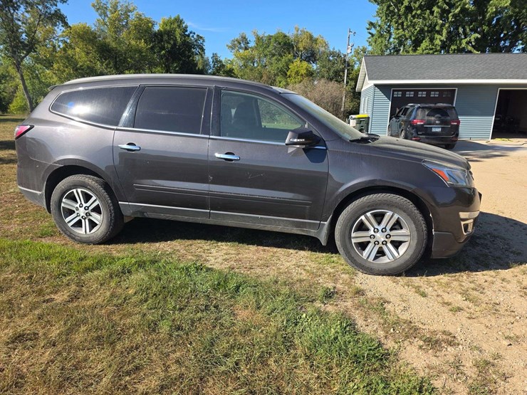 2014-chevrolet-traverse-lt-image-6