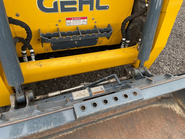 2018-gehl-r260-image-19