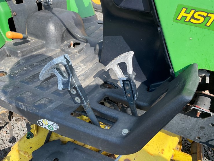 2010-john-deere-2305-image-26