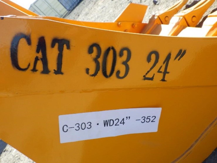 caterpillar-303-image-5