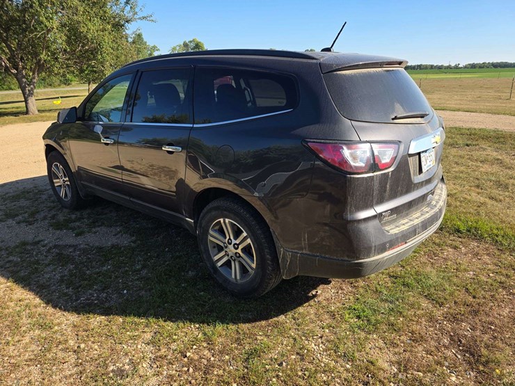 2014-chevrolet-traverse-lt-image-11