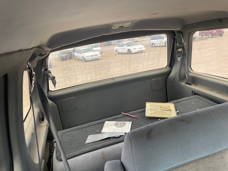 #1882-•-1992-ford-aerostar-xl-passenger-van-(has-nm-title)-(offsite-at-nmsu)-image-34