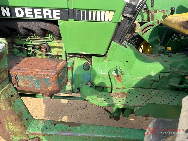 john-deere-2355-image-9