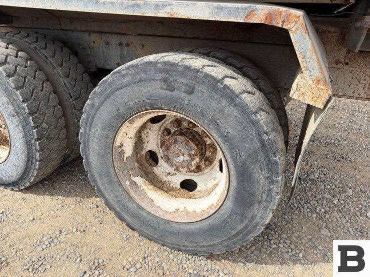 2002-sterling-l9500-image-29