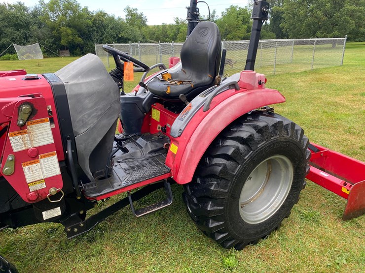 mahindra-1538-hst-image-34
