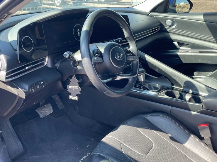 #1859-•-2023-hyundai-elantra-(has-nm-title)-image-31