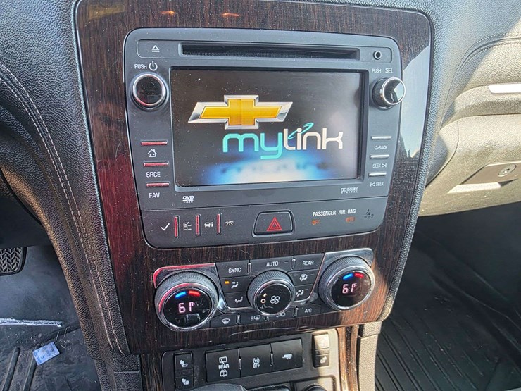2014-chevrolet-traverse-lt-image-26
