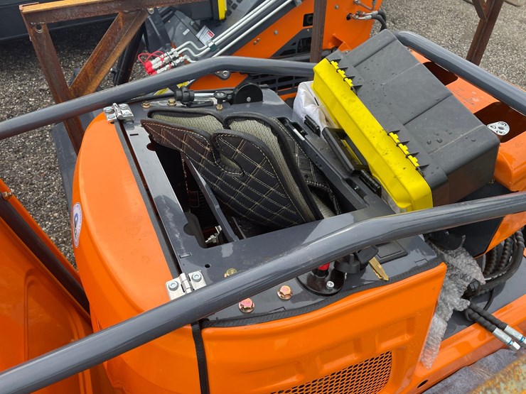 #2971-•-landhonor-mini-excavator-image-14