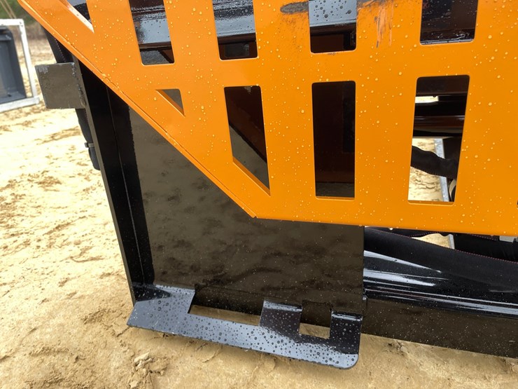 #2532-•-new-wolverine-pallet-fork-with-hydraulic-adjustable-image-19