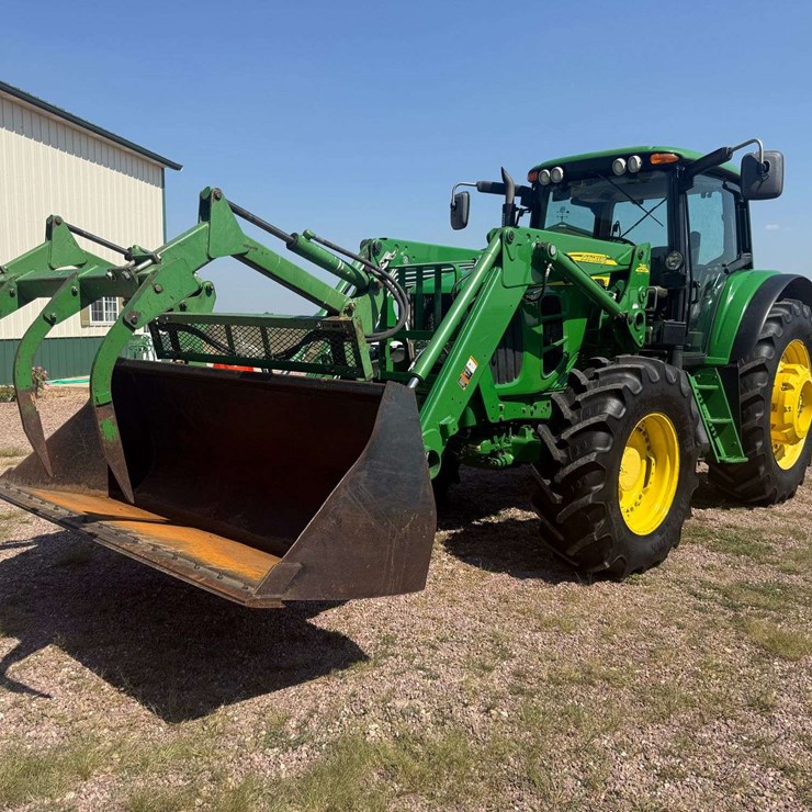 2011 JOHN DEERE 741