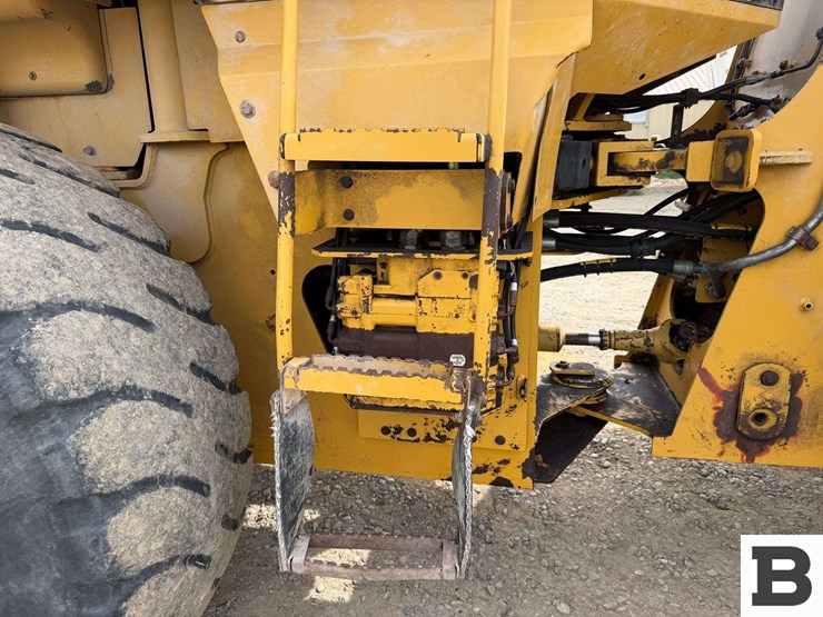 2005-caterpillar-930g-image-35