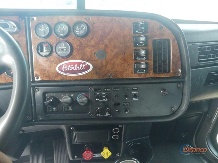 2001-peterbilt-379-image-18