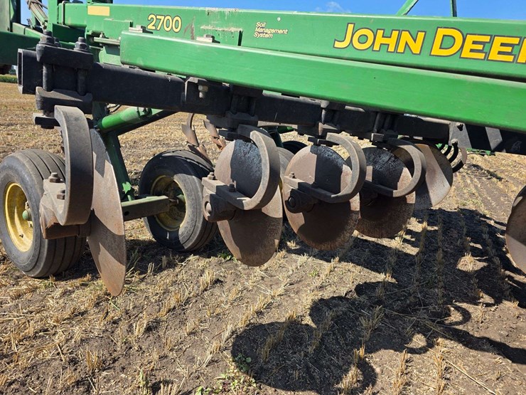 john-deere-2700-image-28