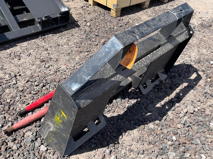#2427-•-unused-2026-landhonor-skid-steer-bale-spear-image-4
