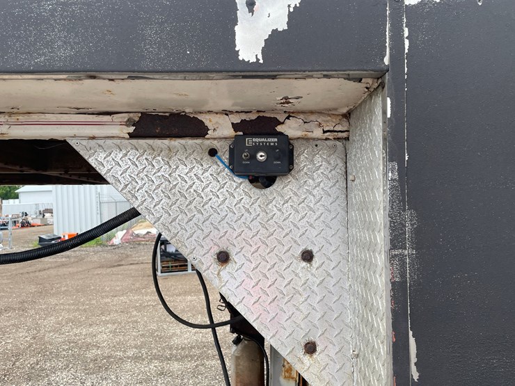 #2840-•-1987-roadmaster-5th-wheel-enclosed-trailer-(has-wi-title)-image-33