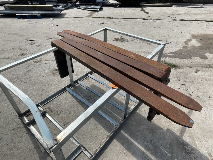 #6308-•-(4)-forklift-forks-(chilton,-wi)-image-1